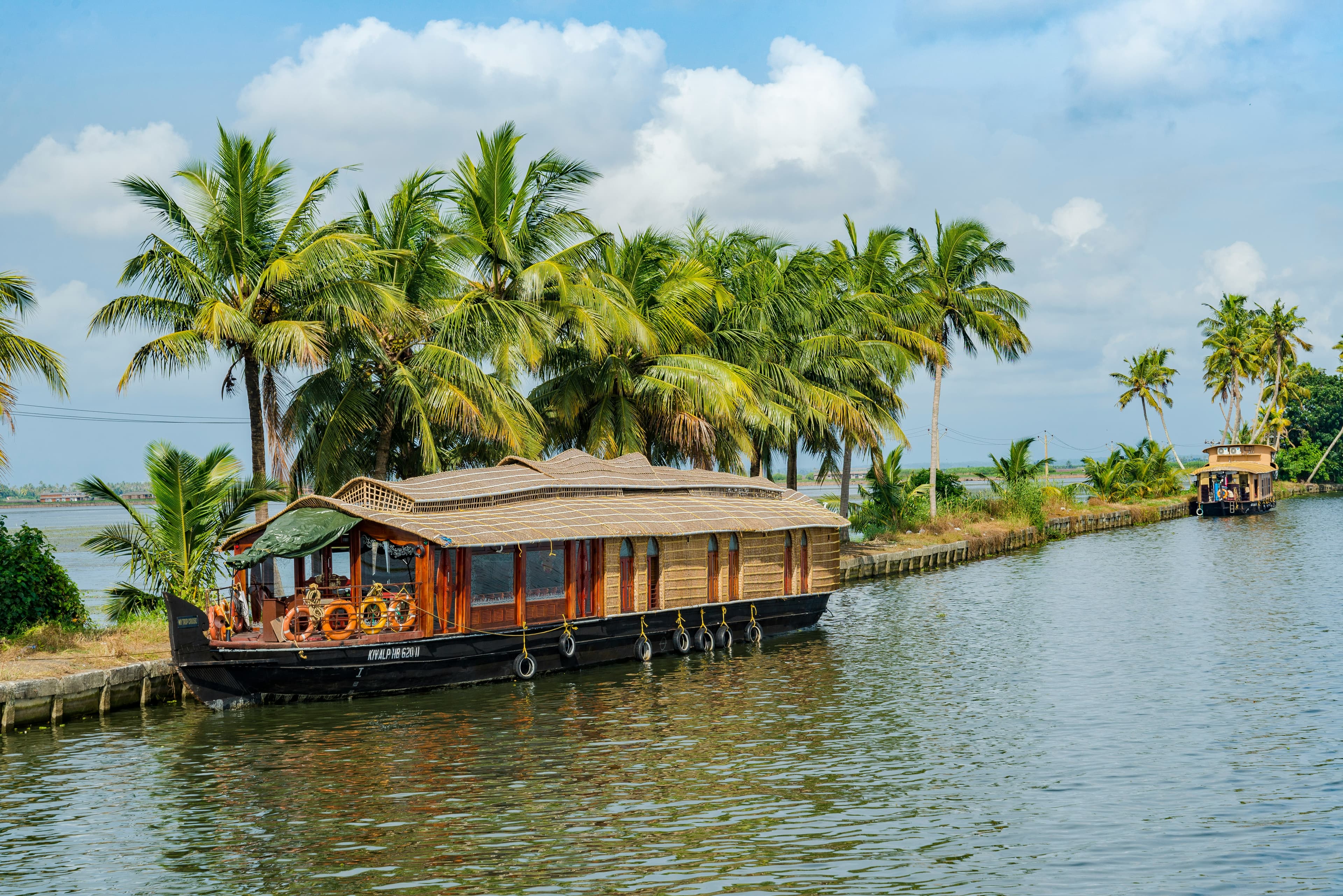 Backwater Houseboat at Alleppey Homestay